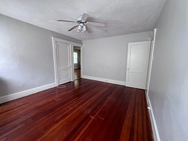 Building Photo - 213 Forest St