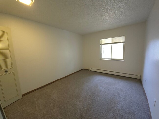 Building Photo - Price Reduction! Northeast Boulder 2 bedro...