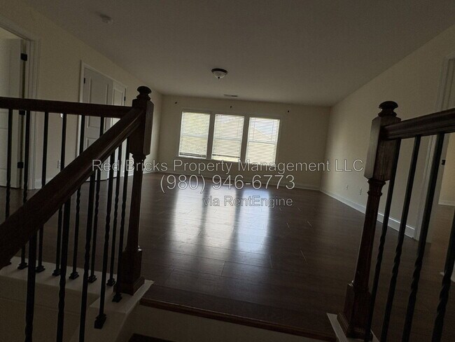 Building Photo - 2403 Palmdale Walk Dr