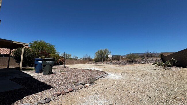 Building Photo - Eastside (Broadway and Houghton) 4 bedroom...