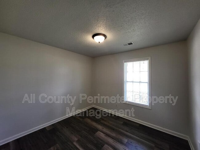 Building Photo - 41 Olde Town Way