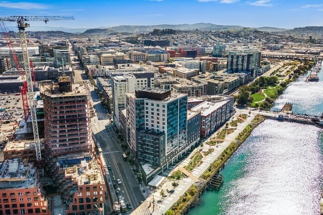 Building Photo - 1000 3rd St