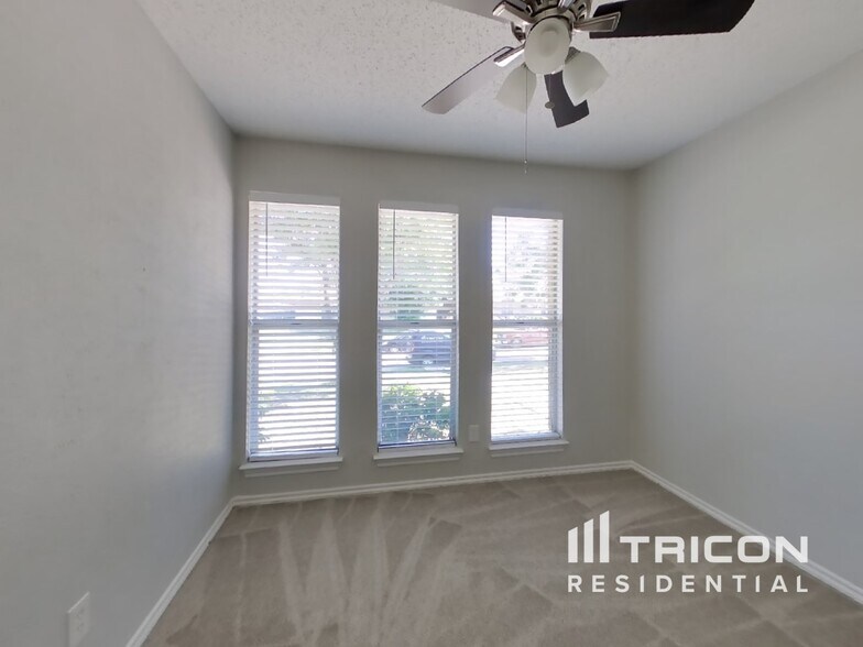 Building Photo - 1130 Wood Heights Dr