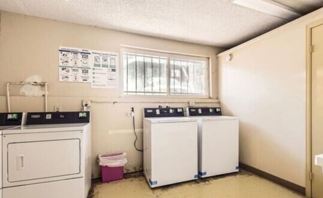 Building Photo - Quiet & Private Condo Retreat in the Heart...