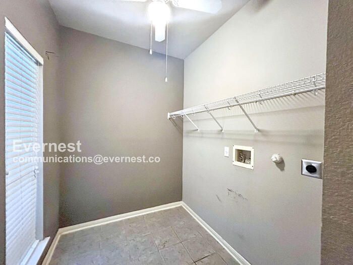 Building Photo - 2422 Cadara Woods