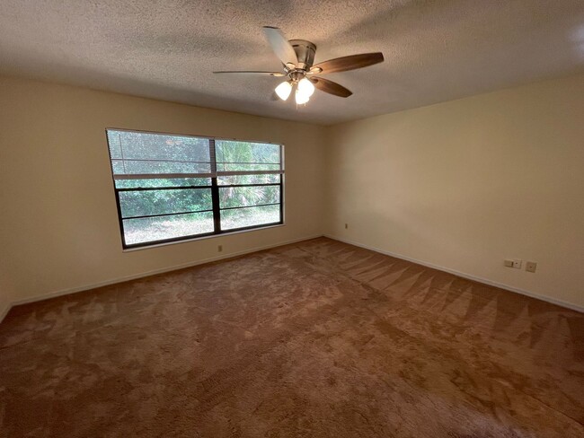 Building Photo - SPACIOUS 3 BD/2BA Home in Winter Springs!