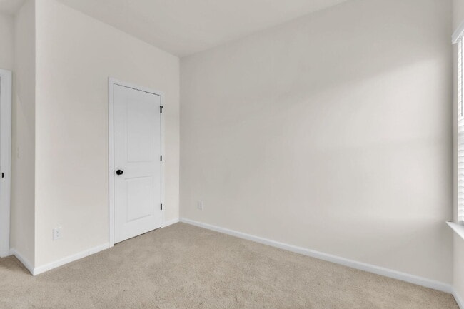 Building Photo - New Construction 3BR/2.5BA Townhome with Loft in Downtown Travelers Rest