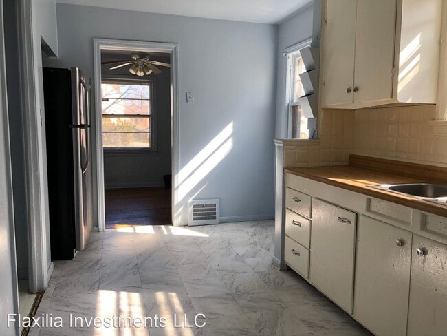 Building Photo - 2 br, 1.5 bath House - 4352 Ingleside