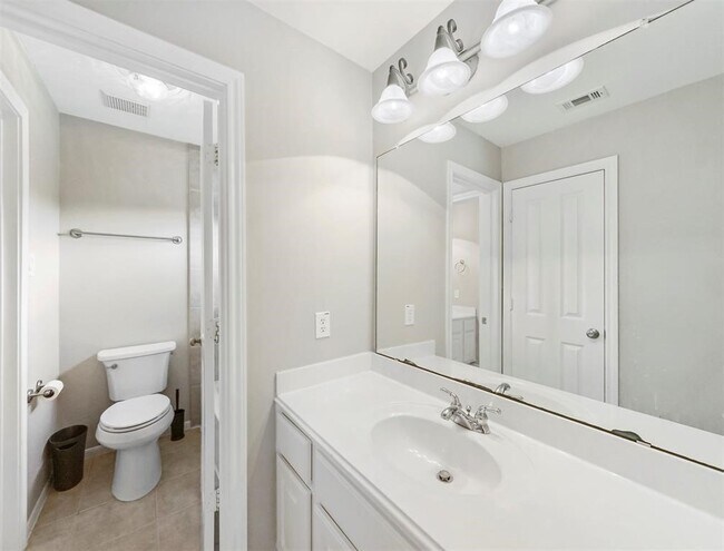 Building Photo - 22311 Claysprings Ln