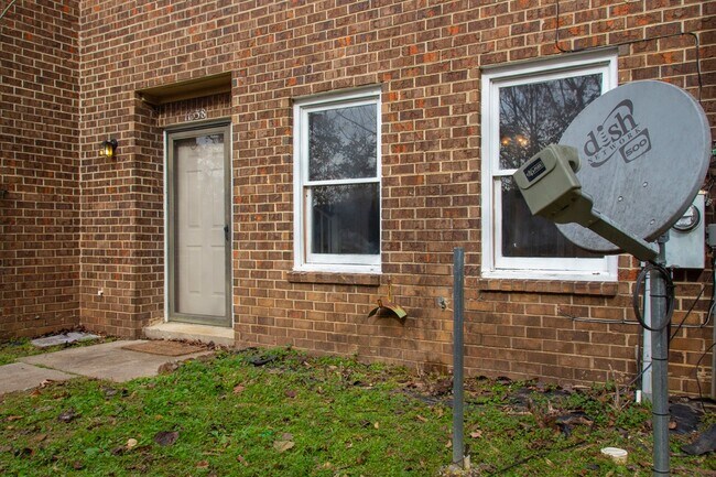 Building Photo - Half off first month rent move in special!