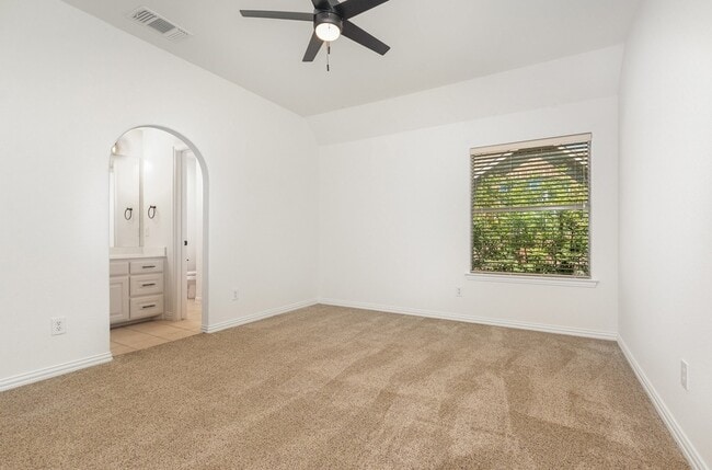 Building Photo - 2295 Sandy Creek Dr