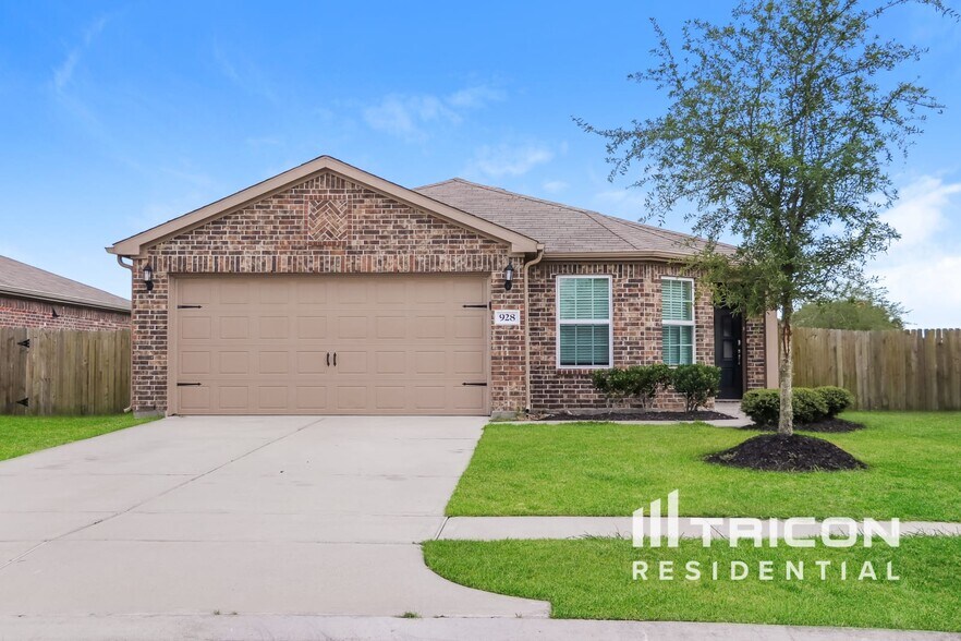 Primary Photo - 928 American Monarch Dr