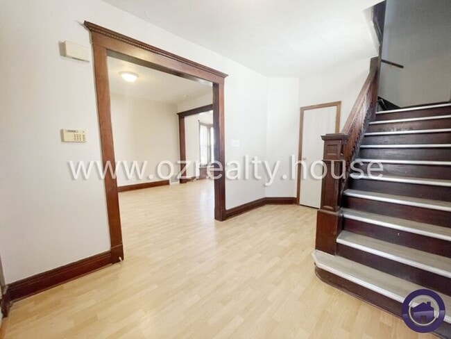 Building Photo - 1031 N Michigan St