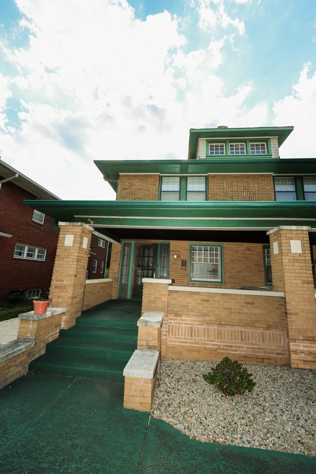 Building Photo - 4058 Central Ave