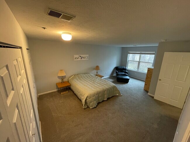 Building Photo - 3029 Poplar Creek Dr SE