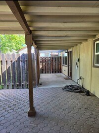 Building Photo - QUAINT ADU