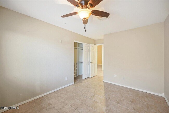 Building Photo - 11144 E Laurel Ln