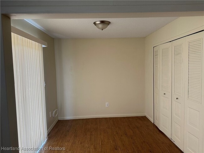 Building Photo - 7420 Valencia Rd