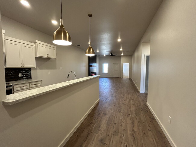 Building Photo - Brand New Duplex in Frenship East!