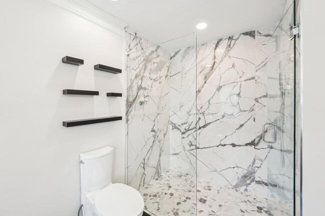 Building Photo - 1600 Spring Arbor Ct