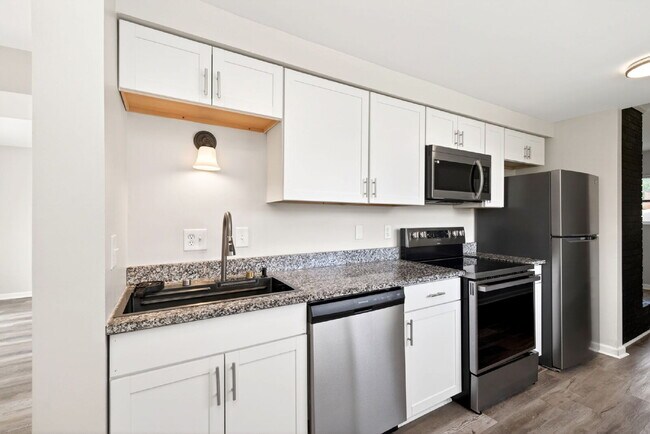 Building Photo - 931 Waycross Rd