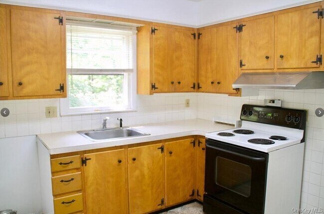 Building Photo - 10 Balder Ct