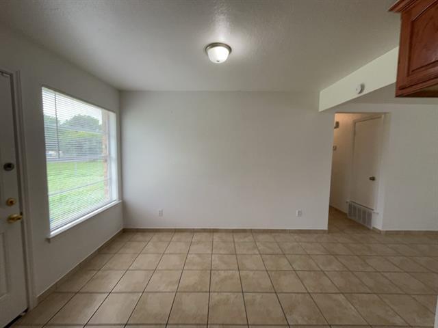 Building Photo - 112 Mesa Dr