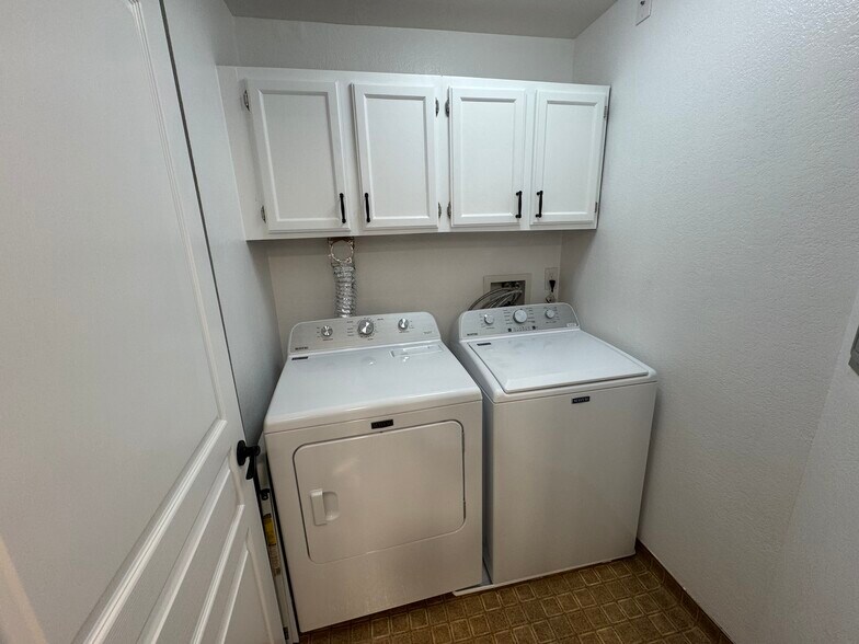 Building Photo - 545 Pierce St