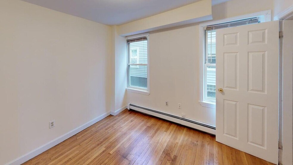 Building Photo - 315 Elm St