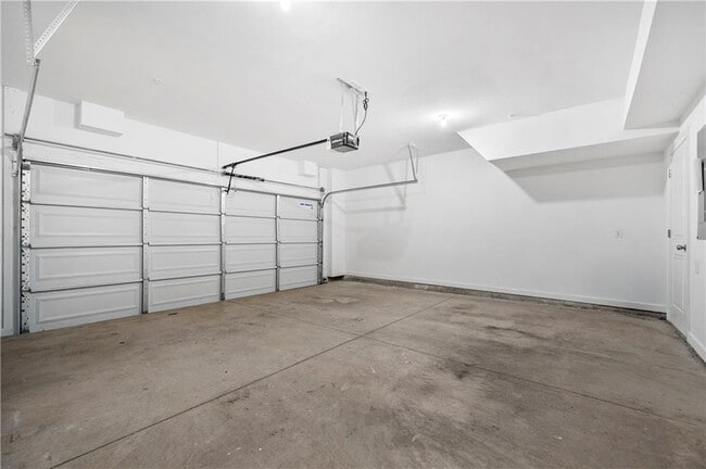 Building Photo - 552 Ember Ln NW