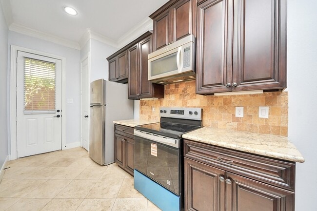Building Photo - 11045 Upland Forest Dr
