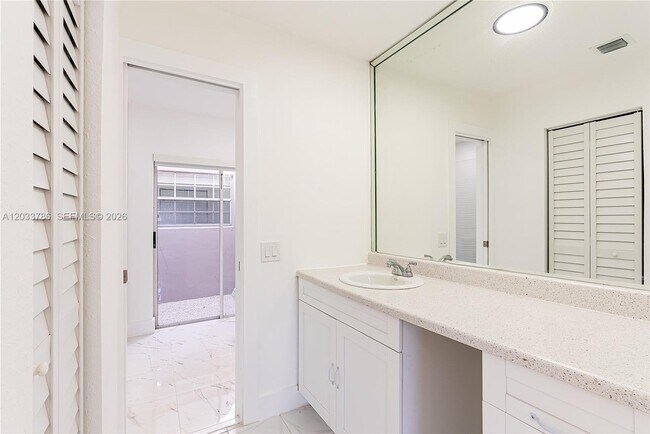 Building Photo - 15881 SW 139th Ave