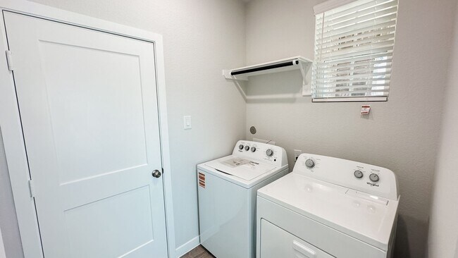 Building Photo - Brand new! Modern 3-Bedroom with Open-Conc...