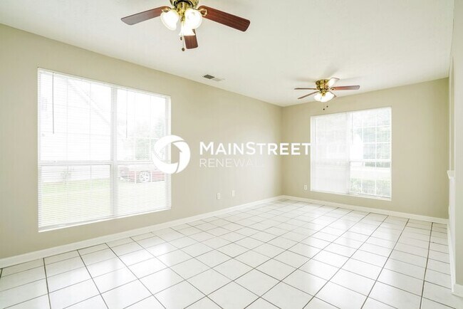 Building Photo - 3 Bedroom Pet-Friendly Home in Jonesboro, GA with Main Street Renewal