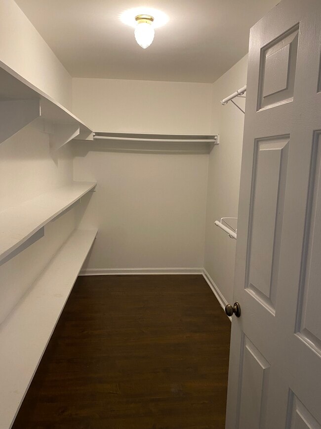 Building Photo - 4008 Knud Dr