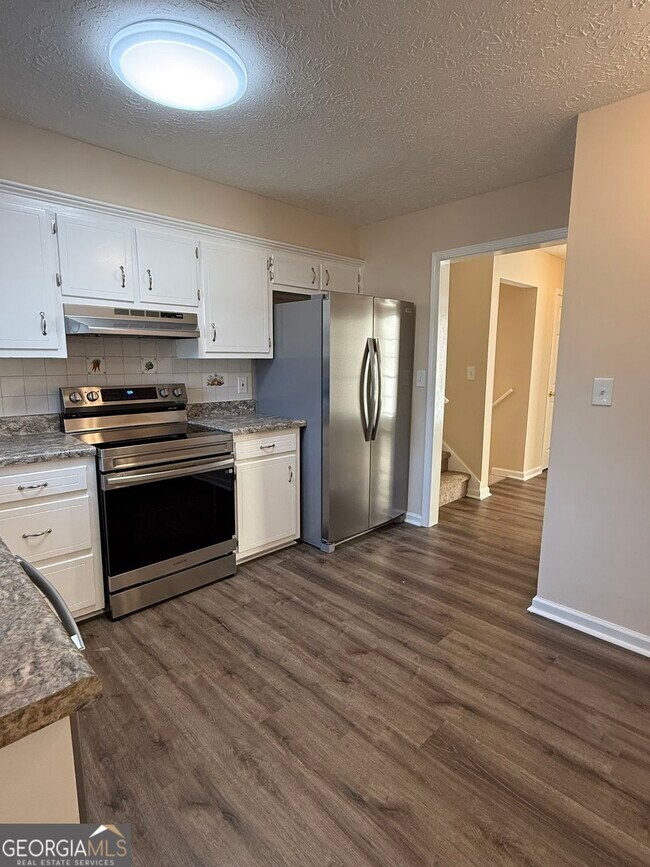 Building Photo - 10111 Settlers Grove Rd NE