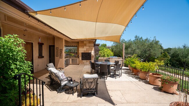 Building Photo - 3551 Kendell Hill Dr