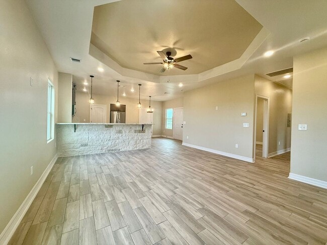 Building Photo - 1075 County Rd 678 E Natalia, TX 78059