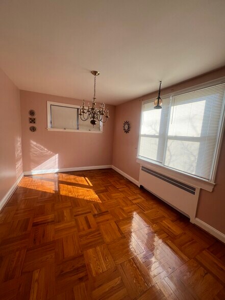 Building Photo - 3339 Oakmont St