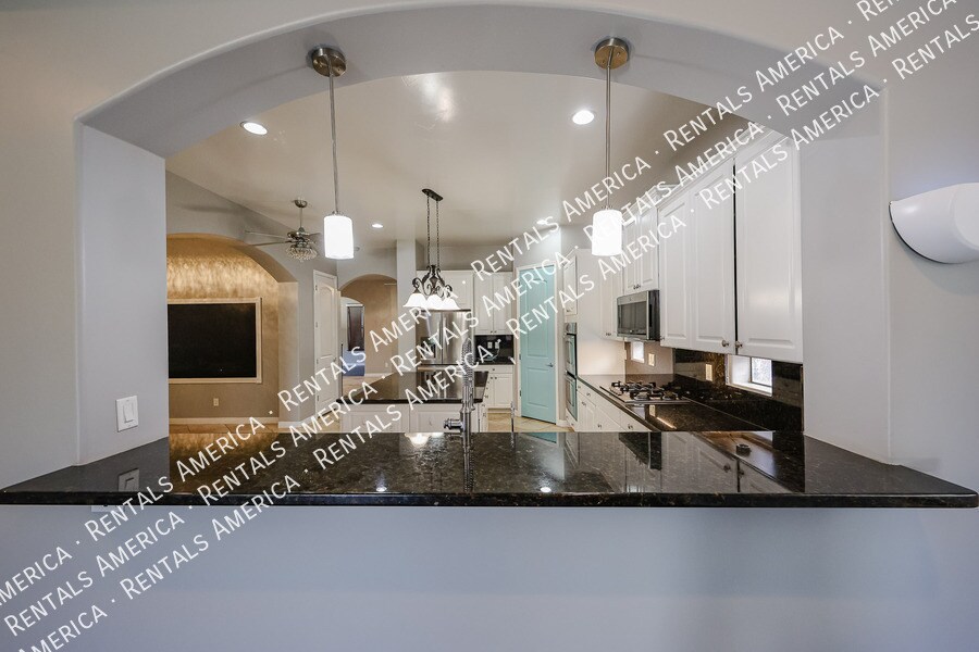 Building Photo - 21665 S 215th Pl