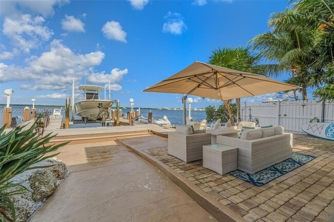 Building Photo - 16 North Dr