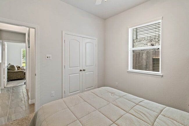 Building Photo - 8735 Morris Wds Dr