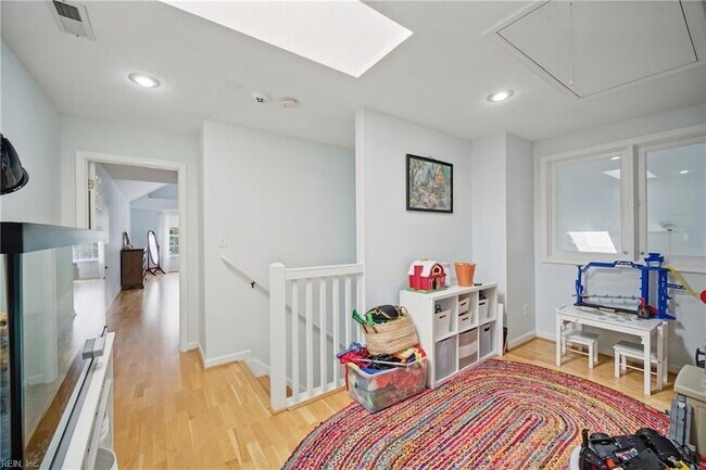 Building Photo - 2212 Creeks Edge Dr