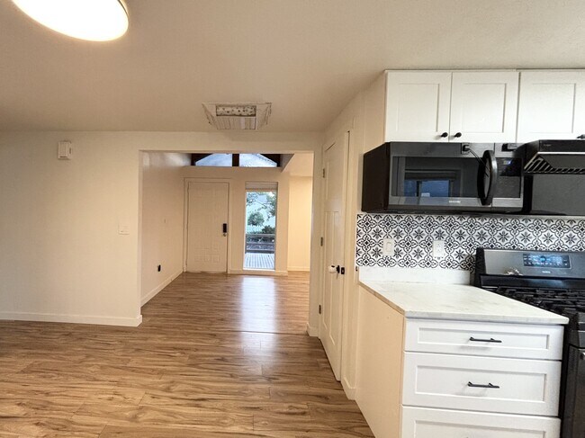 Building Photo - 11299 Woodhill Dr