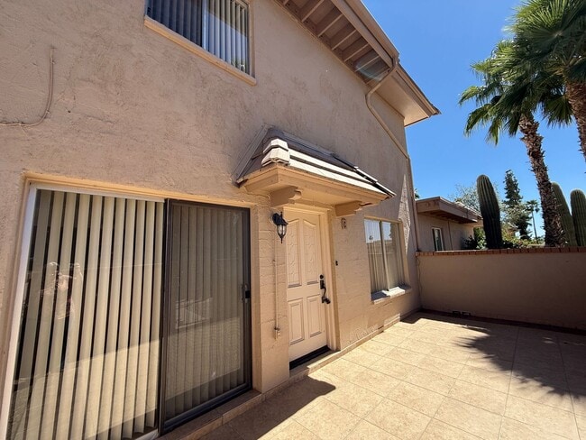 Building Photo - 17014 E Calle Del Oro