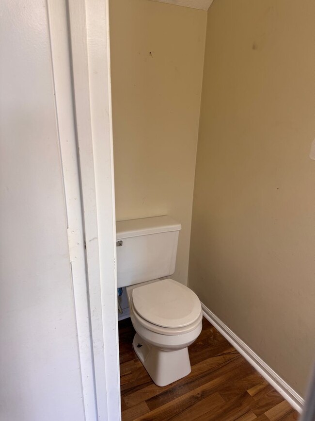 Building Photo - 3 Bedroom || 2.5 Bathroom Townhouse
