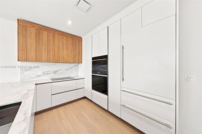 Building Photo - 1400 Biscayne Blvd