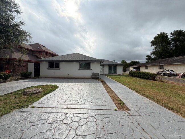 Building Photo - 16 8th