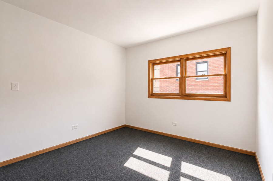 Building Photo - 1343 N Leavitt St