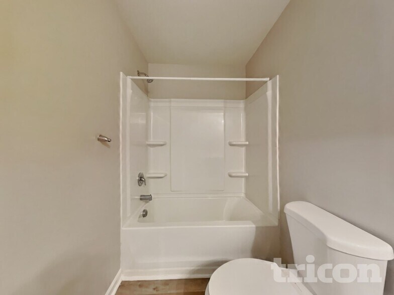 Building Photo - 923 Avondale Dr